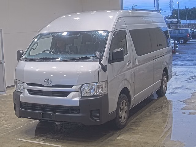 TOYOTA REGIUS ACE