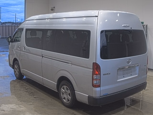 TOYOTA REGIUS ACE
