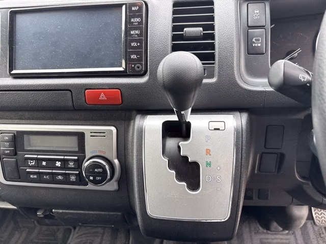 TOYOTA REGIUS ACE