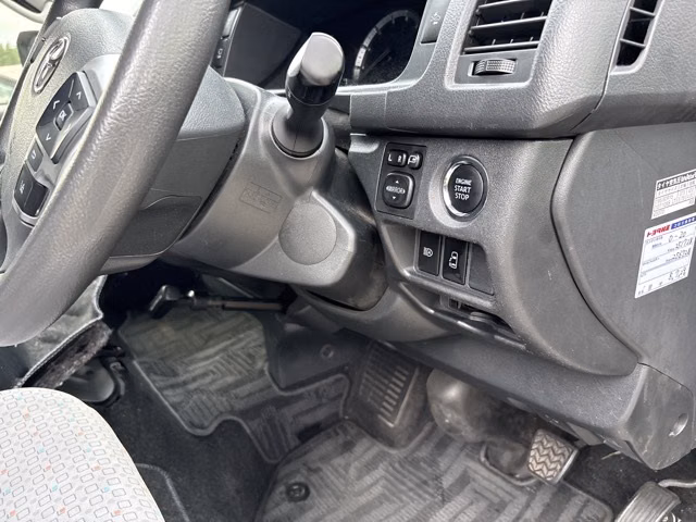 TOYOTA REGIUS ACE