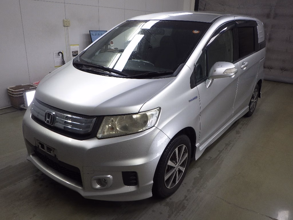 HONDA FREED SPIKE