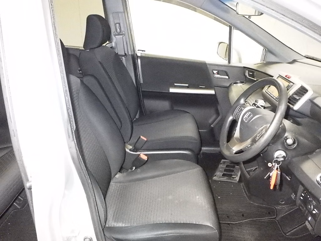 HONDA FREED SPIKE