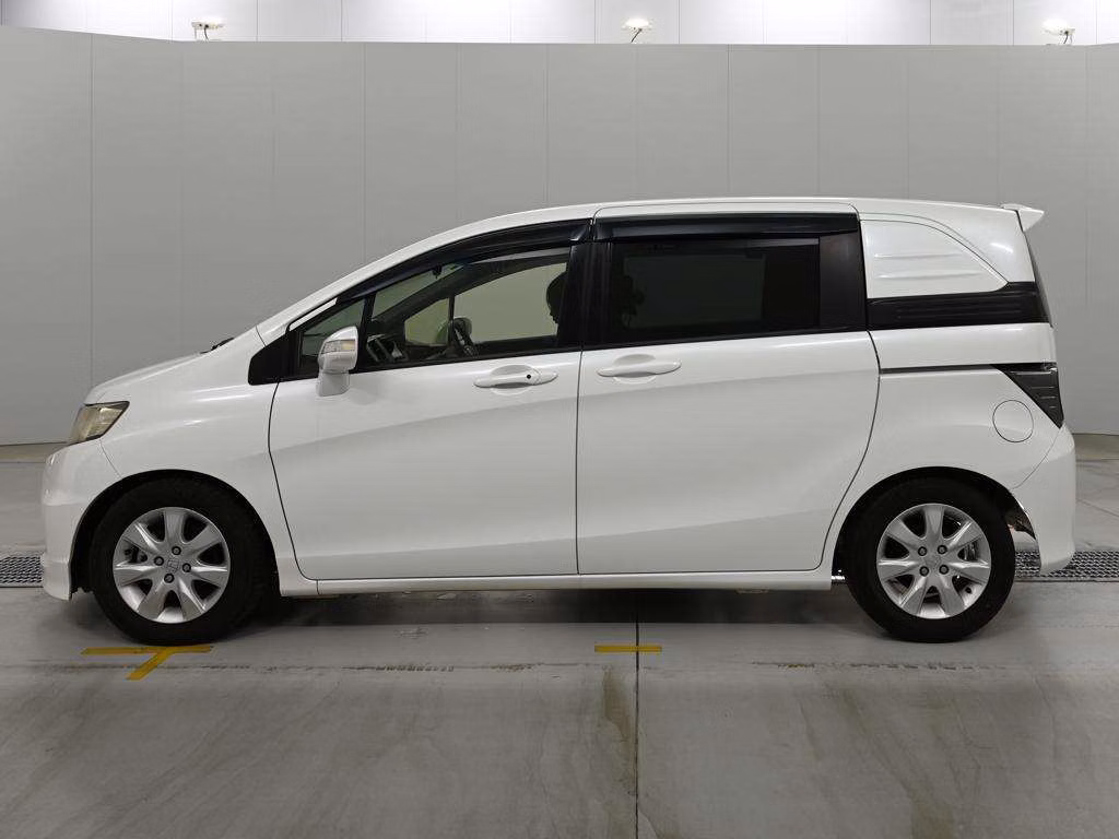 HONDA FREED SPIKE