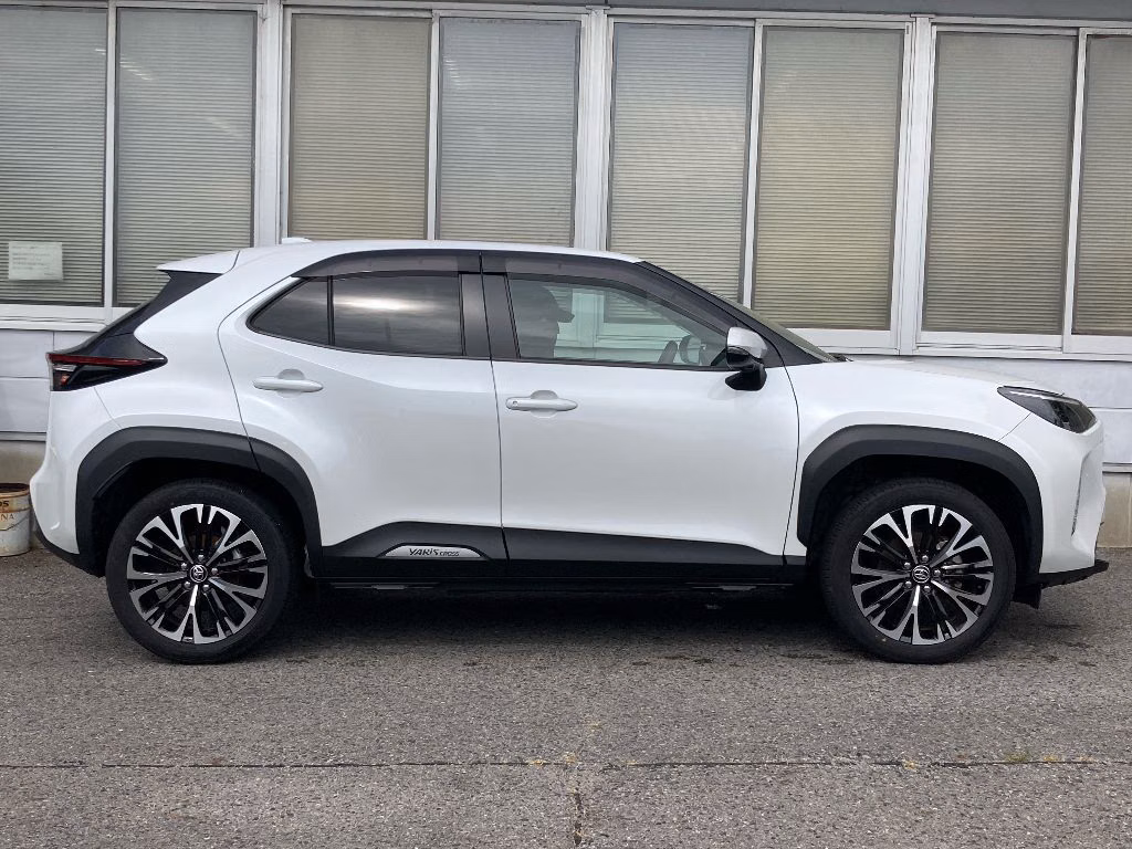 TOYOTA YARIS CROSS