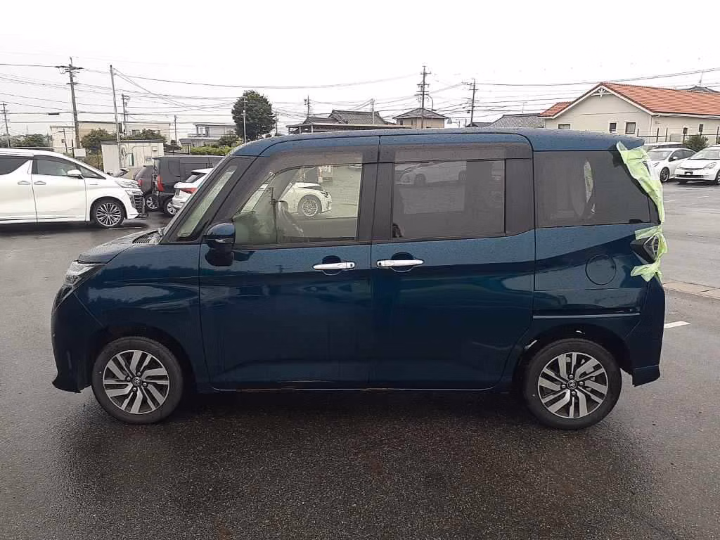 TOYOTA TANK