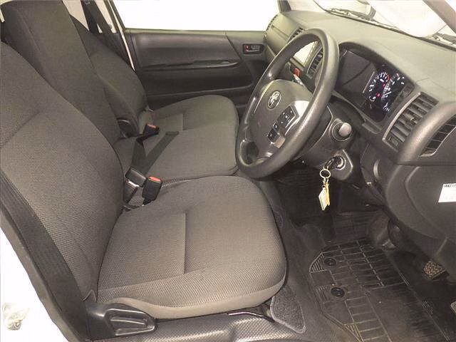 TOYOTA REGIUS ACE