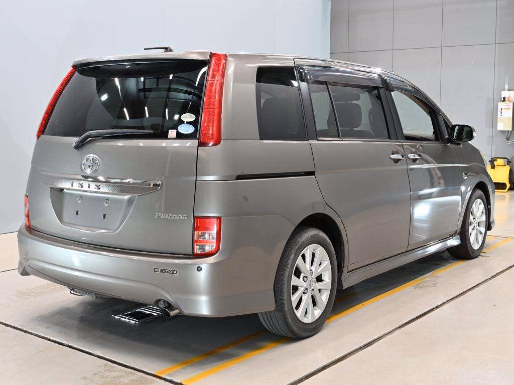 TOYOTA ISIS