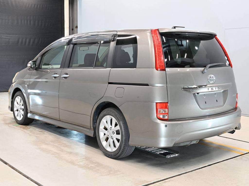 TOYOTA ISIS