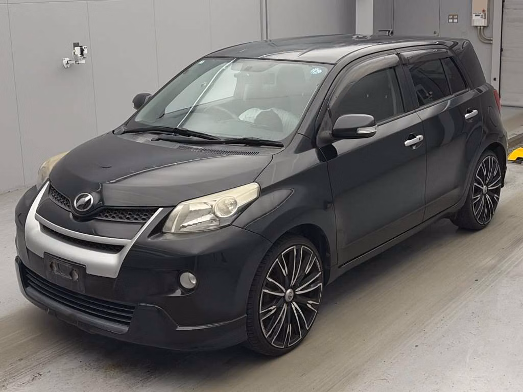 TOYOTA IST