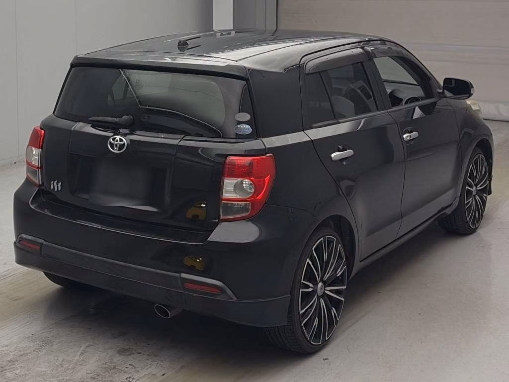 TOYOTA IST