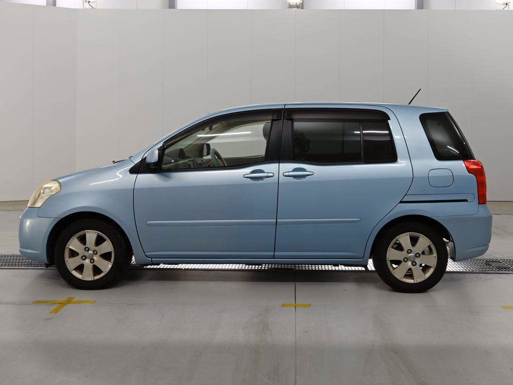 TOYOTA RAUM