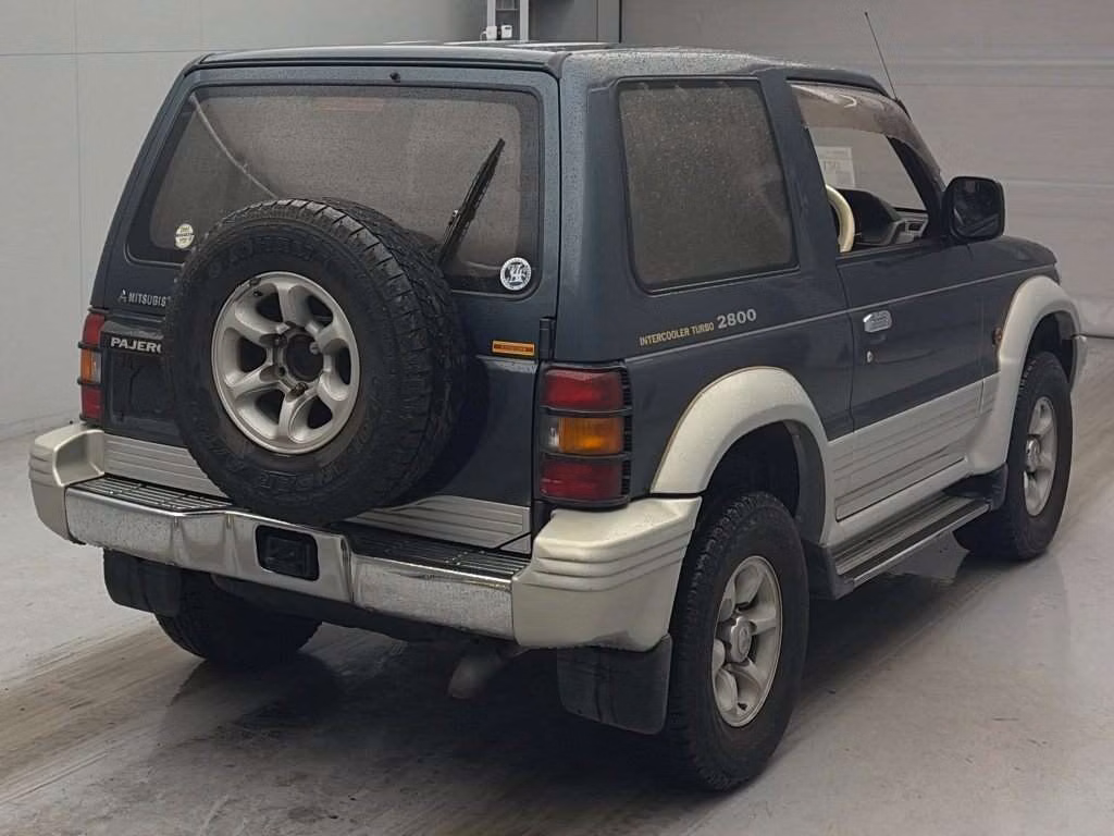 MITSUBISHI PAJERO