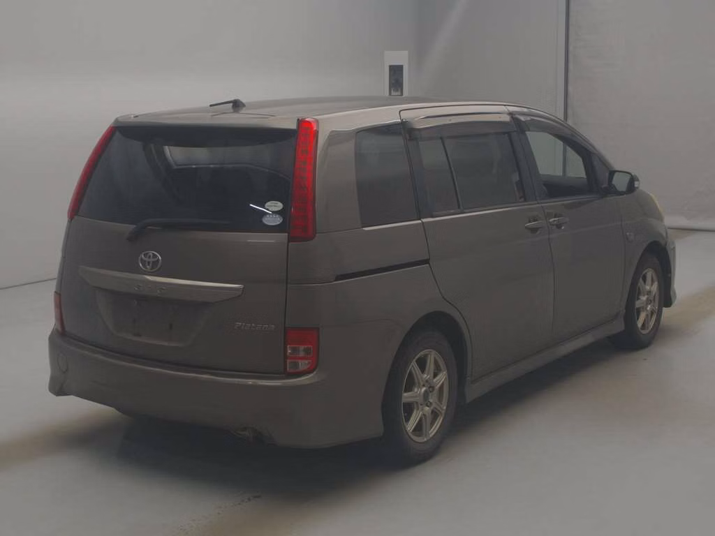 TOYOTA ISIS