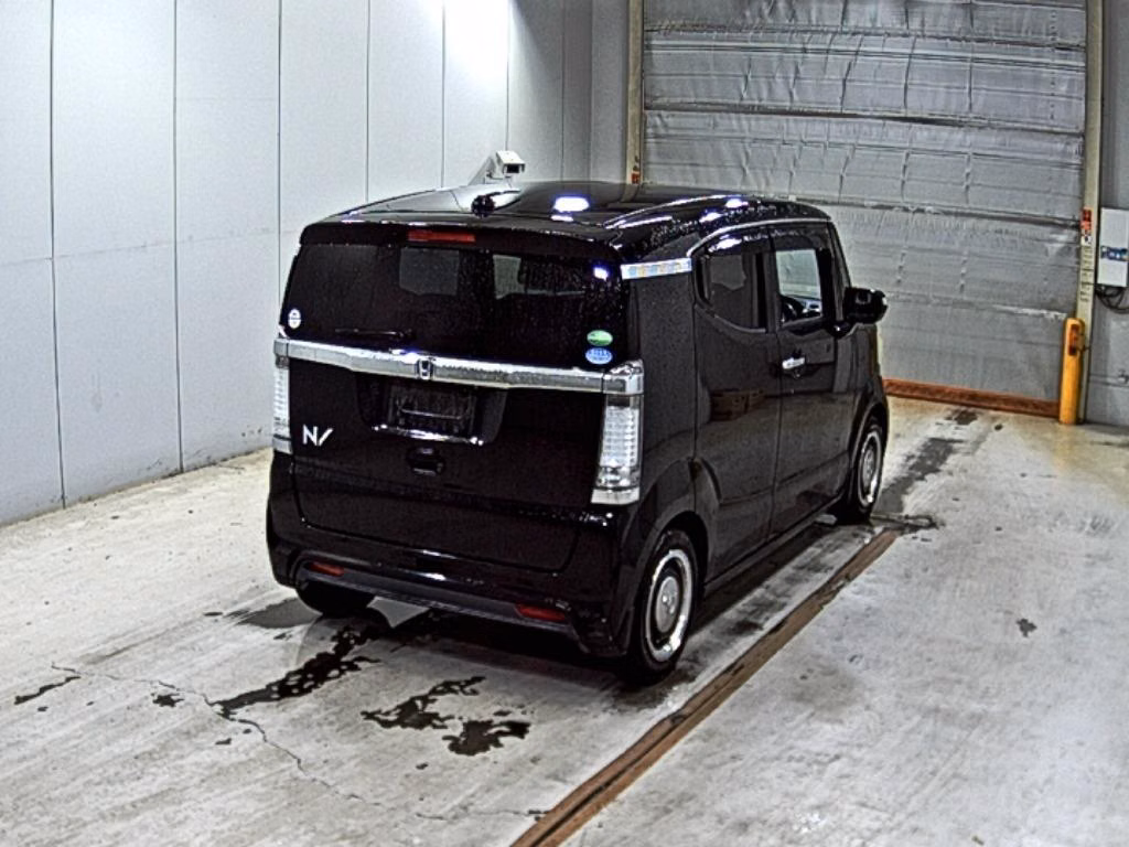 HONDA N-BOX SLASH