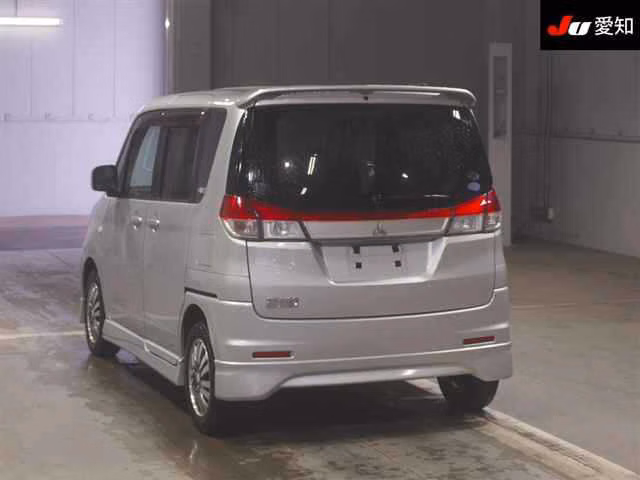 MITSUBISHI DELICA D:2