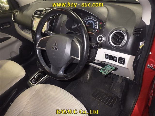 MITSUBISHI MIRAGE