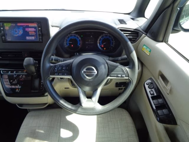 NISSAN ROOX