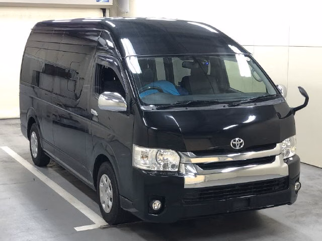 TOYOTA HIACE