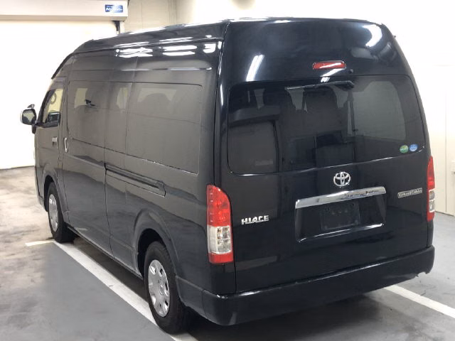 TOYOTA HIACE