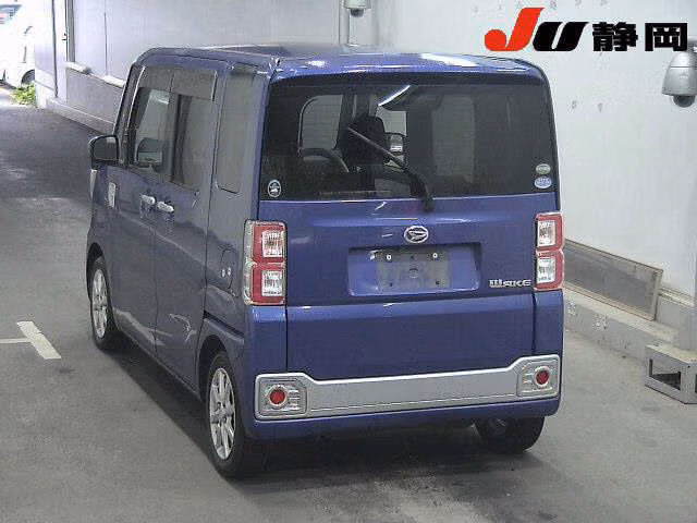 DAIHATSU WAKE