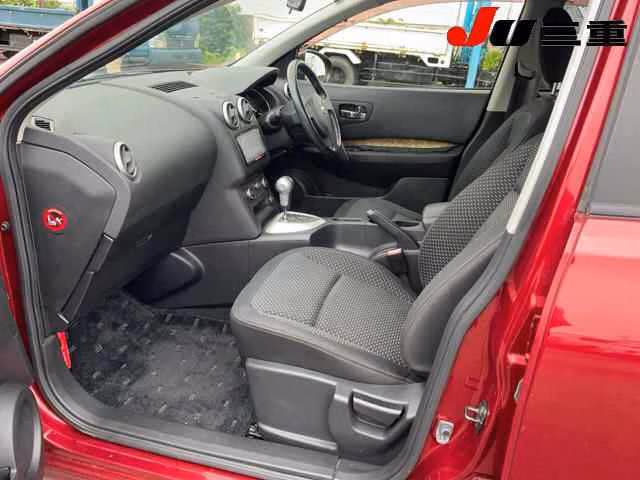 NISSAN DUALIS