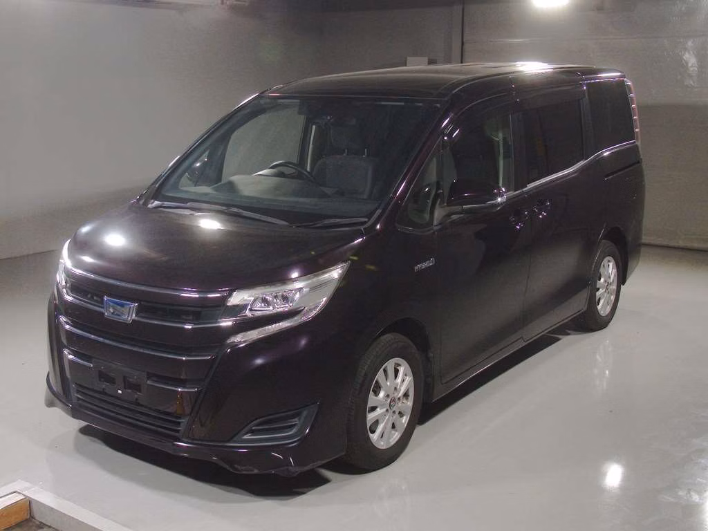TOYOTA NOAH