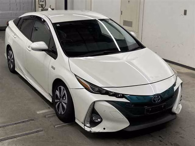 Toyota Prius PHV