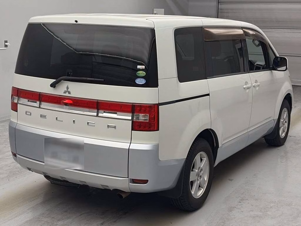 MITSUBISHI DELICA D:5