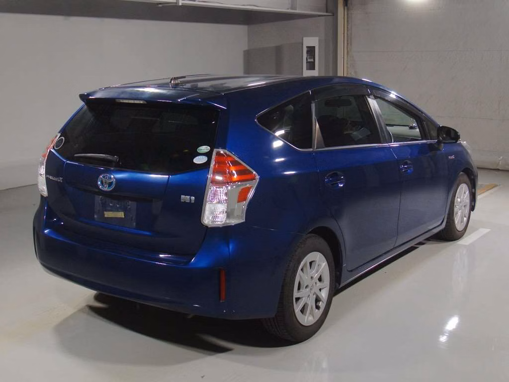 TOYOTA PRIUS ALPHA