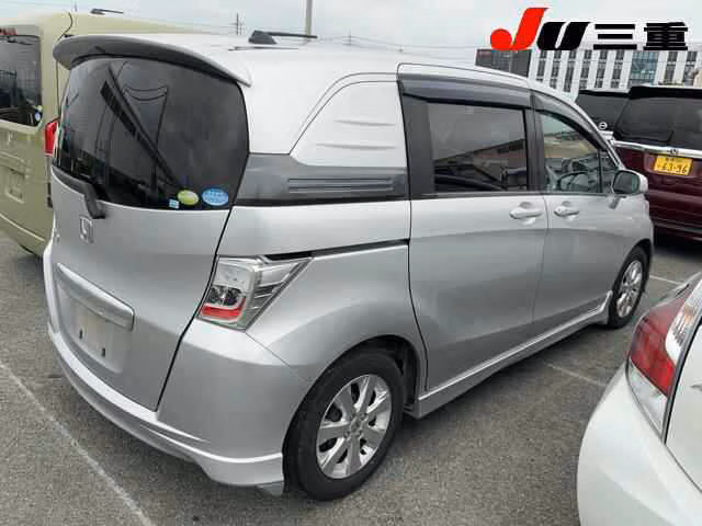 HONDA FREED SPIKE