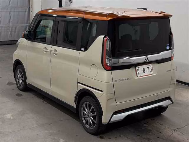 MITSUBISHI EK SPACE