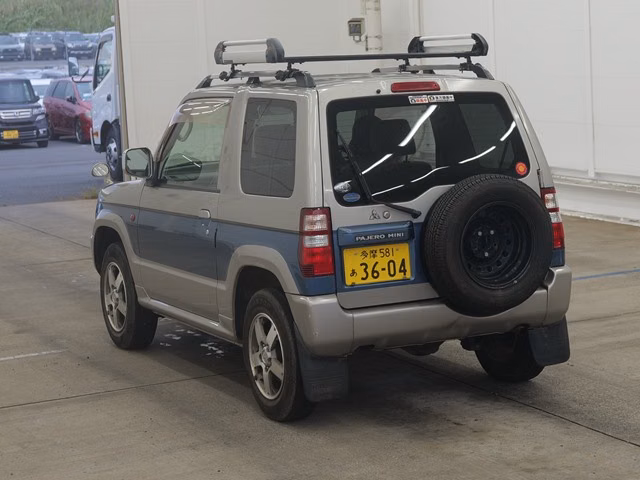 MITSUBISHI PAJERO MINI