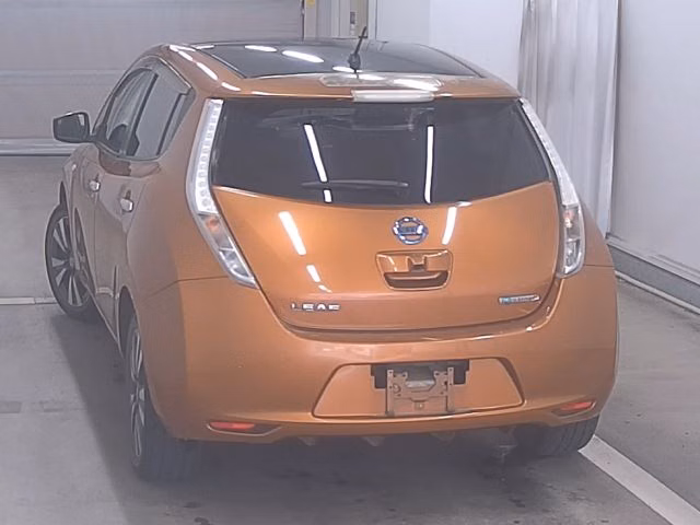 NISSAN LEAF