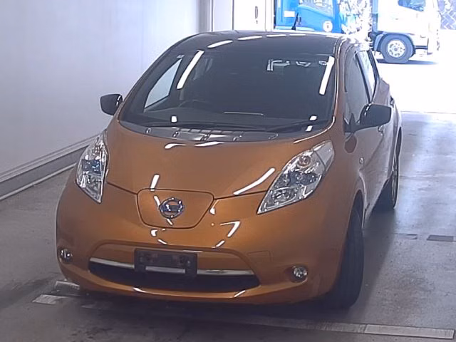 NISSAN LEAF