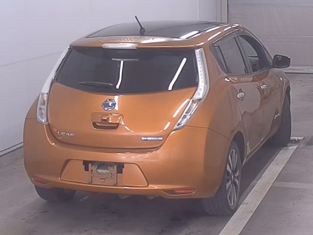 NISSAN LEAF