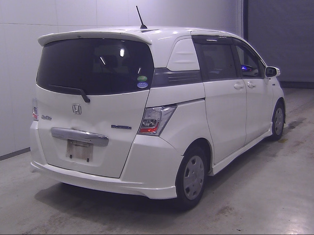 HONDA FREED SPIKE