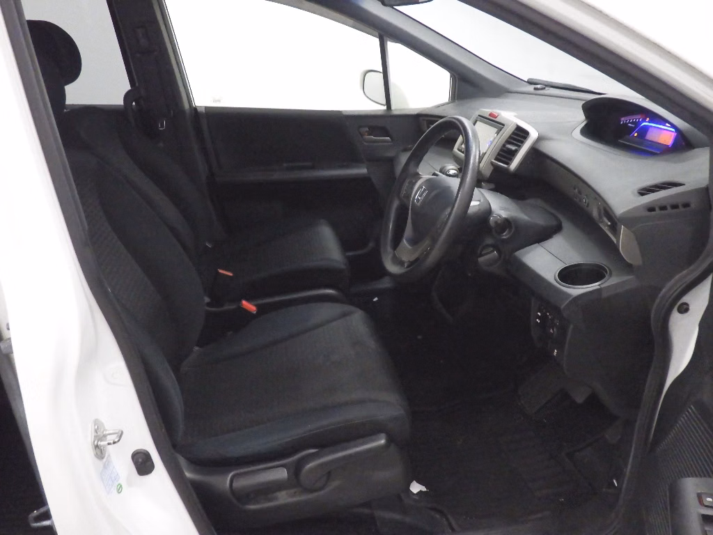 HONDA FREED SPIKE