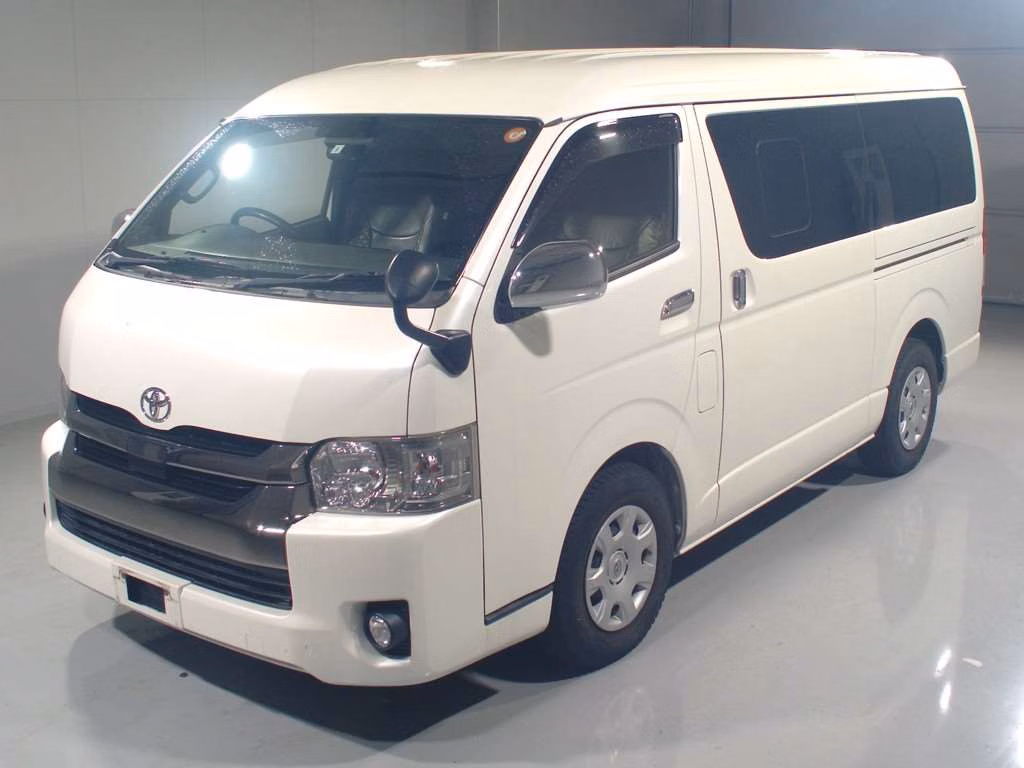 TOYOTA REGIUS ACE
