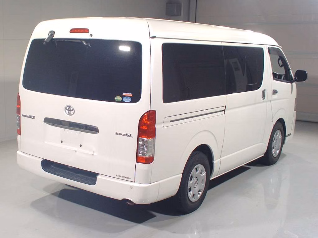 TOYOTA REGIUS ACE