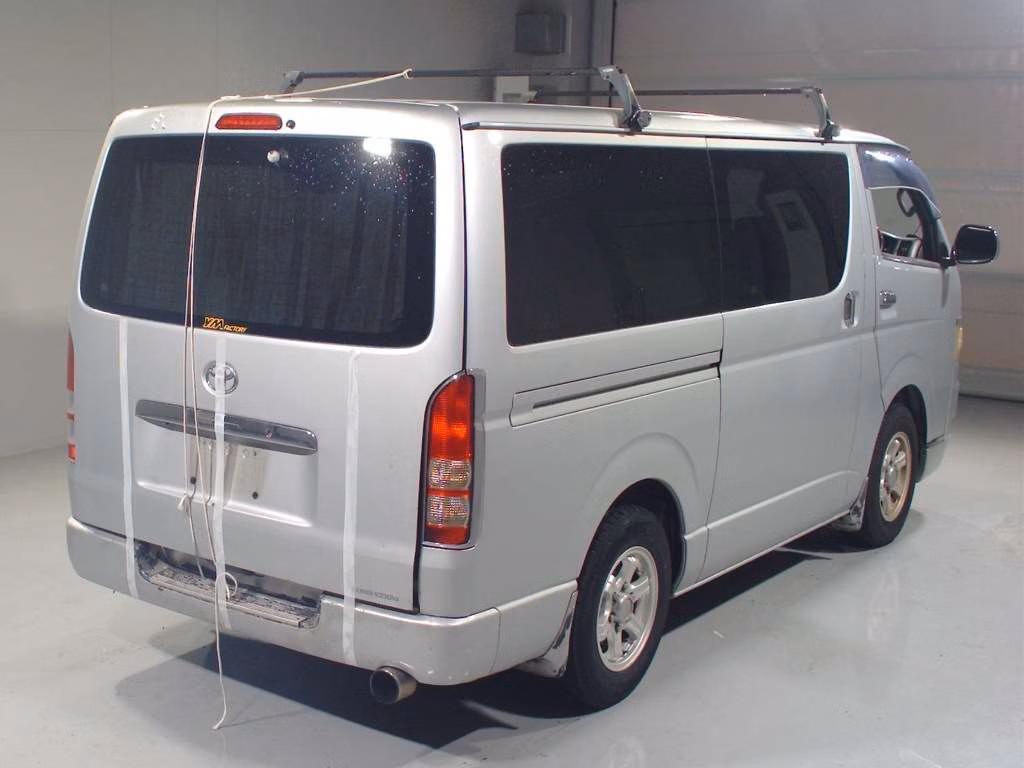 TOYOTA REGIUS ACE