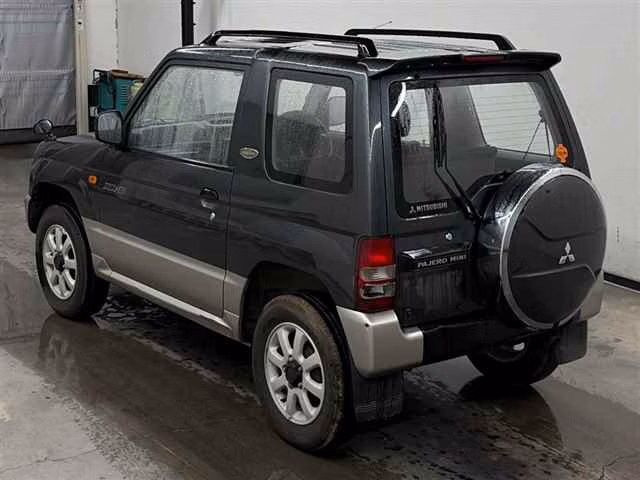 MITSUBISHI PAJERO MINI