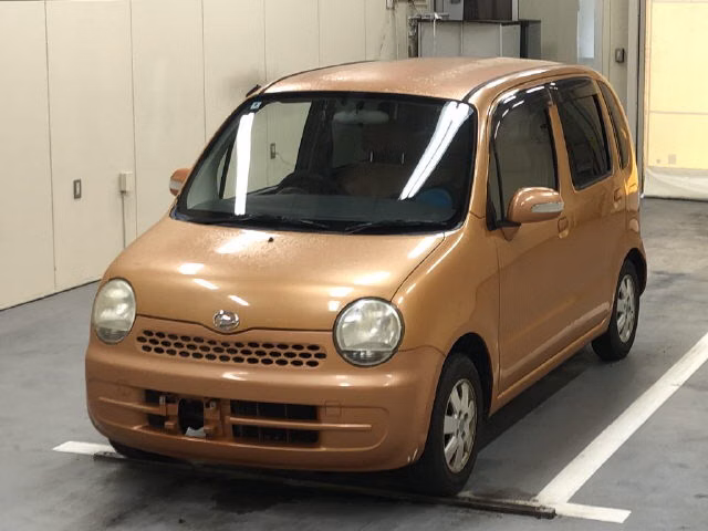 DAIHATSU MOVE LATTE