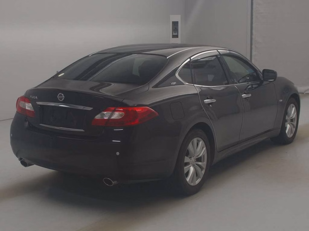 NISSAN FUGA