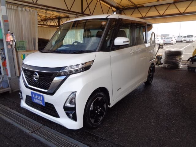 NISSAN ROOX