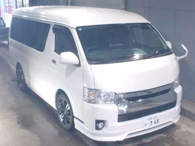 TOYOTA HIACE