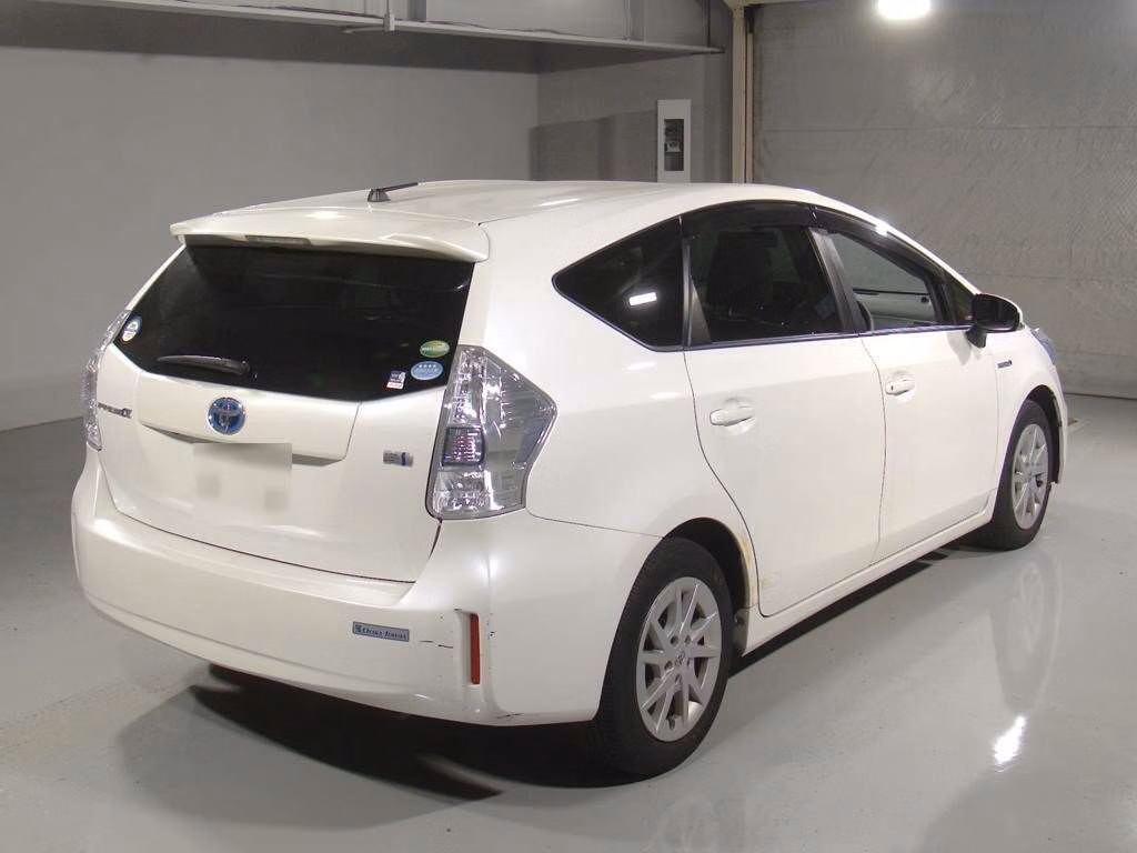 TOYOTA PRIUS ALPHA