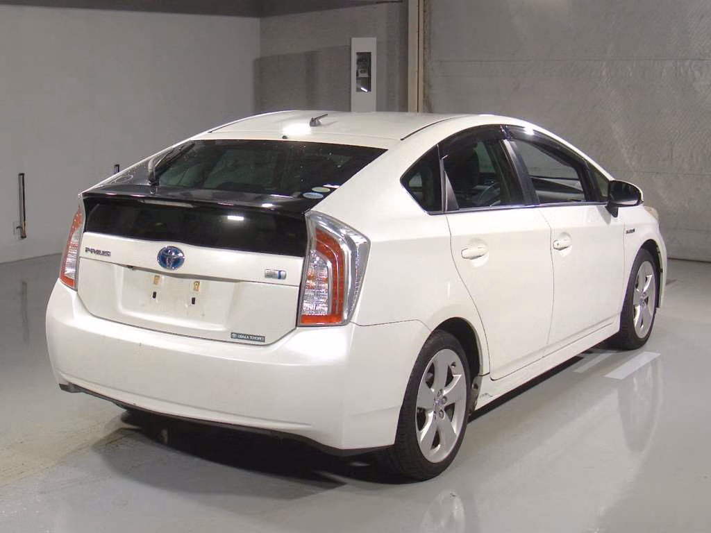 TOYOTA PRIUS