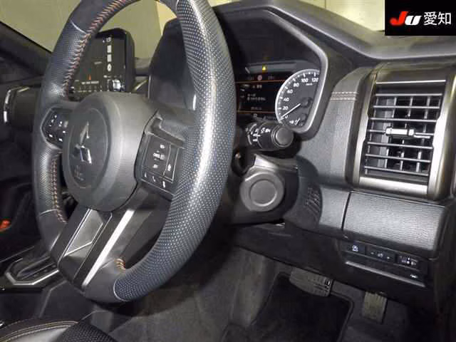 MITSUBISHI TRITON
