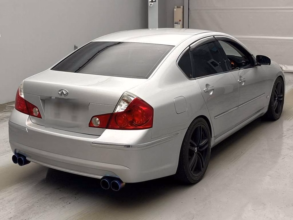 NISSAN FUGA