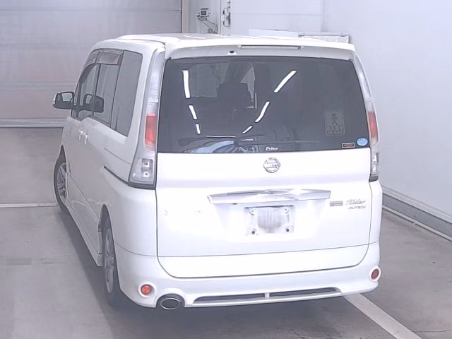 NISSAN SERENA